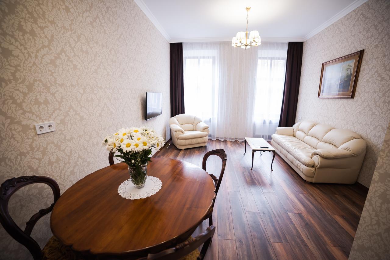 Asao-Apartments Walking Center Zone Lviv Bagian luar foto